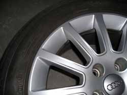 �A���~�z�C�[���K�����{�H��